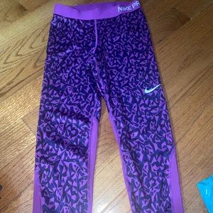 Nike Dri fit Capri leggings purple Sz M